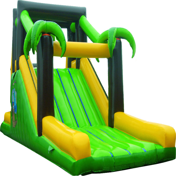 Avontuurlijke junglestormbaan: Ga de uitdaging aan in de wildernis Afbeelding van een junglestormbaan: Trotseer obstakels en verken de jungle